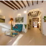 Boutique Hostal Born53 im Stadtkern von Llucmajor, Mallorca
