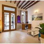 Boutique Hostal Born53 im Stadtkern von Llucmajor, Mallorca
